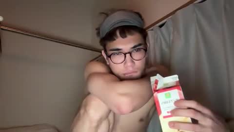 Snapshot of toshikaro0 chatting on 02/07/25, 06:45 Karo online show from 02/07/25, 06:45