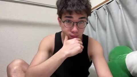 Snapshot of toshikaro0 chatting on 03/09/25, 03:49 Karo online show from 03/09/25, 03:49