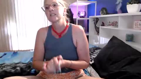 Milly online show from 01/28/25, 11:17