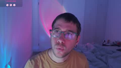 Snapshot of totoclown chatting on 11/08/25, 03:07 Thomas online show from 11/08/25, 03:07