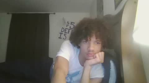 Snapshot of totxxx335 chatting on 12/22/25, 06:21 totxxx335 online show from 12/22/25, 06:21