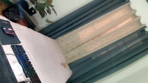 Snapshot of touch_my_body_daddy chatting on 02/08/25, 11:45 touch_my_body_daddy online show from 02/08/25, 11:45