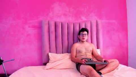 toxiclove01 online show from 12/16/25, 07:08