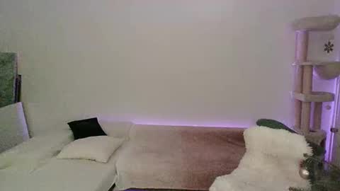 Snapshot of toyboybitchslut chatting on 12/31/24, 03:45 Patrizia online show from 12/31/24, 03:45