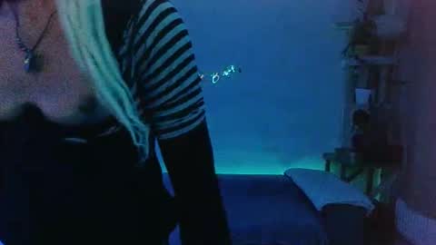 Snapshot of toyboybitchslut chatting on 11/01/25, 03:19 Patrizia online show from 11/01/25, 03:19