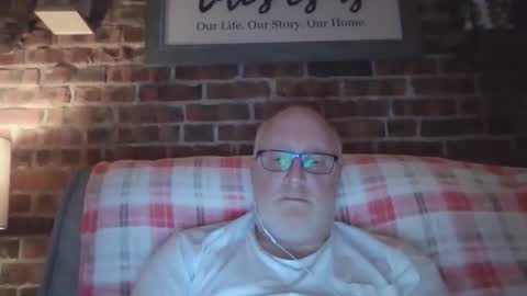 Snapshot of toyota1969 chatting on 12/16/25, 12:26 toyota1969 online show from 12/16/25, 12:26