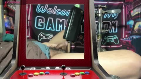 Snapshot of toysformycock chatting on 12/16/24, 07:04 ToysForMyCock online show from 12/16/24, 07:04