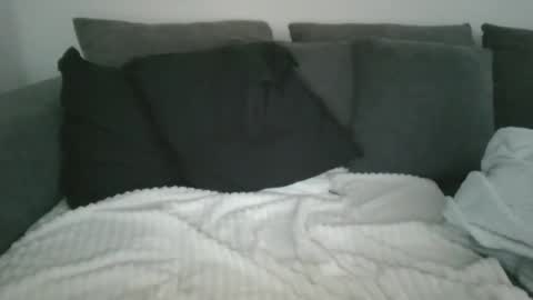 Snapshot of toyy_boy chatting on 11/17/25, 06:03 Tim online show from 11/17/25, 06:03