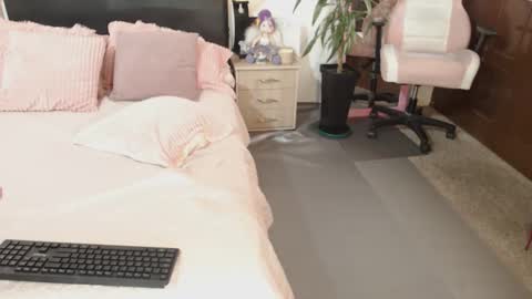 Snapshot of traci_lords20 chatting on 12/22/24, 03:33 Traci online show from 12/22/24, 03:33