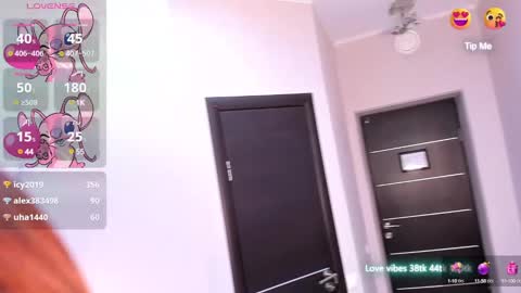 Snapshot of tracy_tay1or chatting on 12/27/24, 03:53 Tracy GMT2 Mon 3 AM - 4 PM Tue 3 AM - 4 PM Wed 3 AM - 4 PM Thur 3 AM - 4 PM Fri 3 AM - 4 PM online show from 12/27/24, 03:53