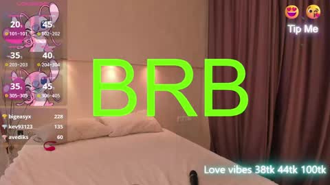 Snapshot of tracy_tay1or chatting on 01/27/25, 03:58 Tracy GMT2 Mon 3 AM - 4 PM Tue 3 AM - 4 PM Wed 3 AM - 4 PM Thur 3 AM - 4 PM Fri 3 AM - 4 PM online show from 01/27/25, 03:58