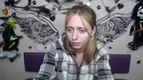 Snapshot of tracyleebb chatting on 11/11/25, 02:39 TracyLeeBB online show from 11/11/25, 02:39