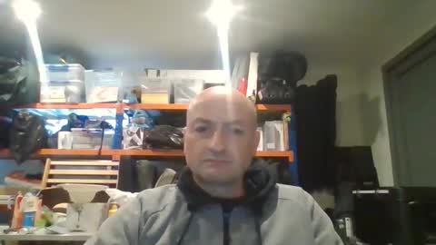 Snapshot of tradiedan2023 chatting on 12/15/25, 12:37 tradiedan2023 online show from 12/15/25, 12:37