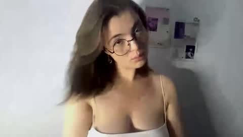 Amelia online show from 09/15/25, 04:07