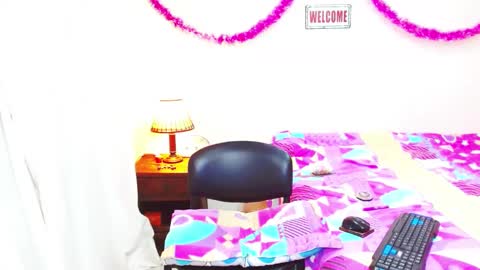 Snapshot of trans_fem420 chatting on 12/28/24, 12:15 Luna online show from 12/28/24, 12:15
