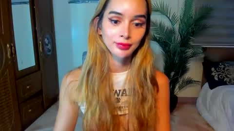 Snapshot of transdaizy19 chatting on 12/25/24, 07:03 Daisy online show from 12/25/24, 07:03