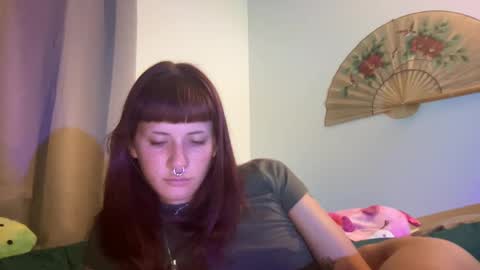 Snapshot of transinmourning chatting on 09/22/25, 05:31 DD online show from 09/22/25, 05:31