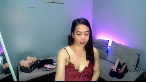 Snapshot of transmanilasue chatting on 07/11/26, 12:24 Sue online show from 07/11/26, 12:24