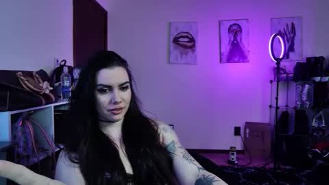 trapqueenskullcrush89 online show from 02/17/26, 07:31