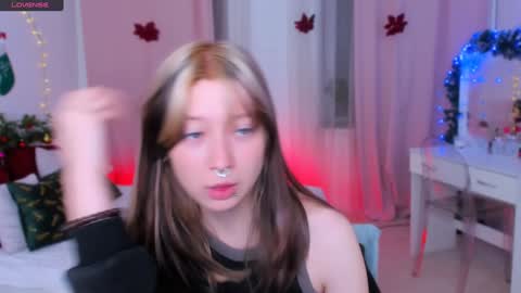 Snapshot of trapsaintgirl chatting on 01/05/25, 11:04 Nyuta Hartmann online show from 01/05/25, 11:04