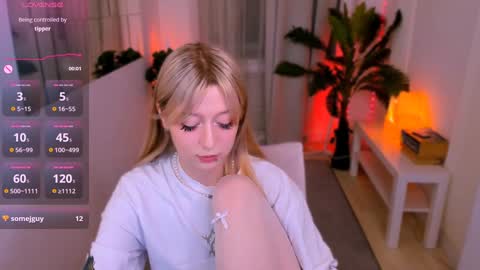 Snapshot of trapsaintgirl chatting on 02/07/25, 06:56 Nyuta Hartmann online show from 02/07/25, 06:56