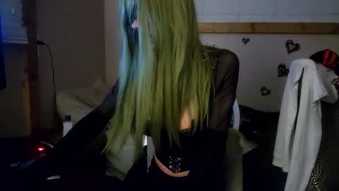 Snapshot of trapslutlexxxi chatting on 03/07/25, 08:23 TraplutLexxxi online show from 03/07/25, 08:23