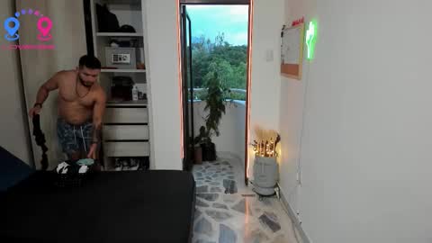 Snapshot of travis_bakerr chatting on 09/20/25, 10:44 travis bakerr online show from 09/20/25, 10:44