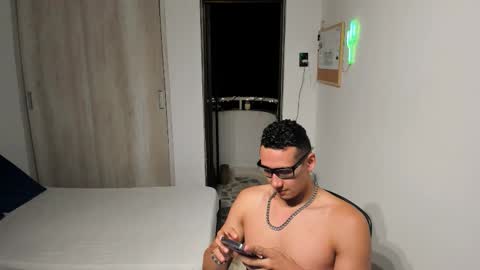 Snapshot of travis_bakerr chatting on 02/17/26, 01:24 travis bakerr online show from 02/17/26, 01:24