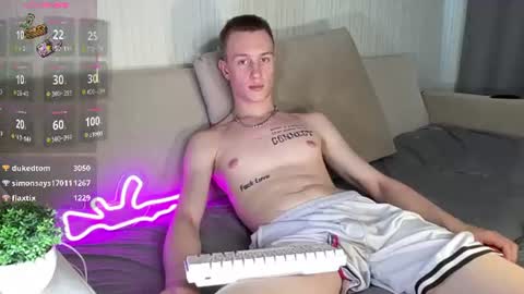 Snapshot of travis_gracile chatting on 07/14/26, 10:21 Travis online show from 07/14/26, 10:21