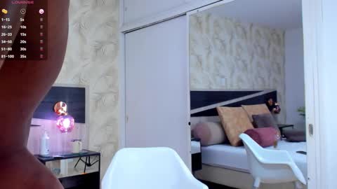 Travis online show from 10/12/25, 03:00