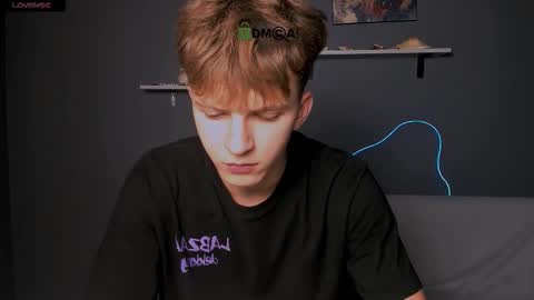 Snapshot of travis_wolf_ chatting on 09/09/25, 07:13 Travis online show from 09/09/25, 07:13