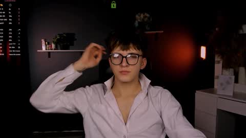 Snapshot of travis_wolf_ chatting on 10/07/25, 07:22 Travis online show from 10/07/25, 07:22