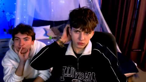 Snapshot of travis_wolf_ chatting on 11/30/25, 08:02 Travis online show from 11/30/25, 08:02