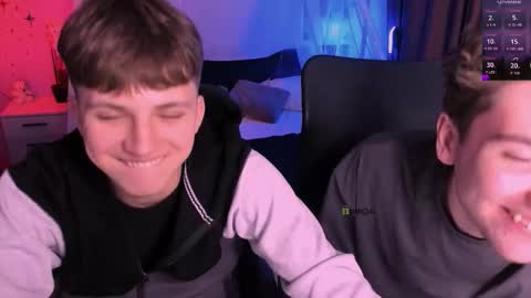 Snapshot of travis_wolf_ chatting on 12/17/25, 08:59 Travis online show from 12/17/25, 08:59