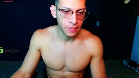 TRAVIS. online show from 02/12/25, 05:48