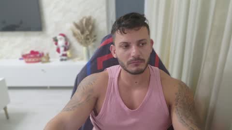 Snapshot of travissholden chatting on 12/04/24, 05:27 TRAVISS HOLDEN online show from 12/04/24, 05:27