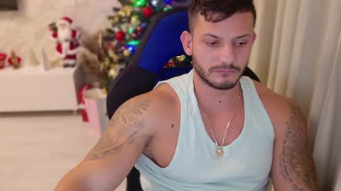 Snapshot of travissholden chatting on 12/19/24, 11:46 TRAVISS HOLDEN online show from 12/19/24, 11:46