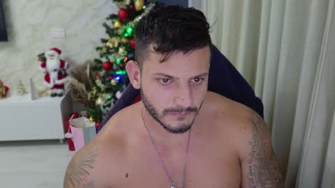 Snapshot of travissholden chatting on 12/21/24, 05:03 TRAVISS HOLDEN online show from 12/21/24, 05:03