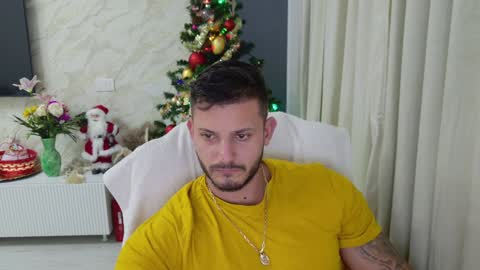 Snapshot of travissholden chatting on 12/30/24, 05:04 TRAVISS HOLDEN online show from 12/30/24, 05:04