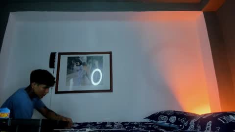 TRAV - INDEPENDENT MODEL online show from 11/11/25, 07:03