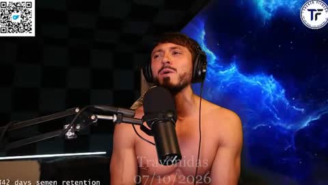 Snapshot of travonidas chatting on 07/11/26, 12:57 Greek God online show from 07/11/26, 12:57