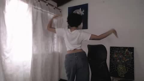 Emily online show from 05/02/26, 06:46