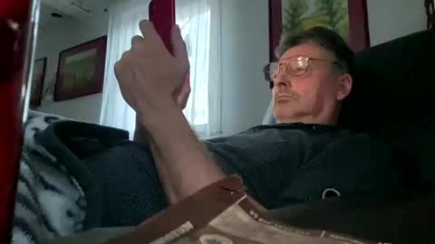 Snapshot of trebgeis1 chatting on 02/23/25, 04:57 trebgeis1 online show from 02/23/25, 04:57