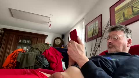 Snapshot of trebgeis1 chatting on 02/24/25, 03:20 trebgeis1 online show from 02/24/25, 03:20