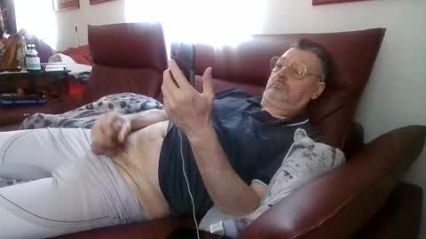 trebgeis1 online show from 04/29/26, 11:47