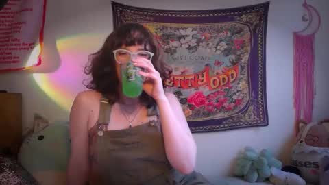 Snapshot of treecups chatting on 09/09/25, 09:03 treecups online show from 09/09/25, 09:03