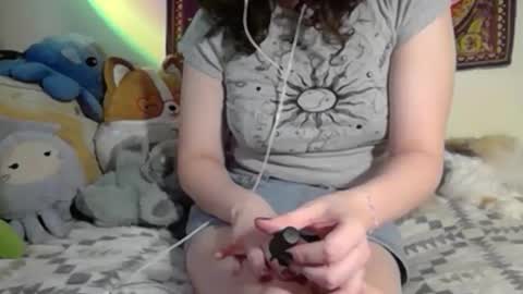 Snapshot of treecups chatting on 11/21/25, 10:19 treecups online show from 11/21/25, 10:19