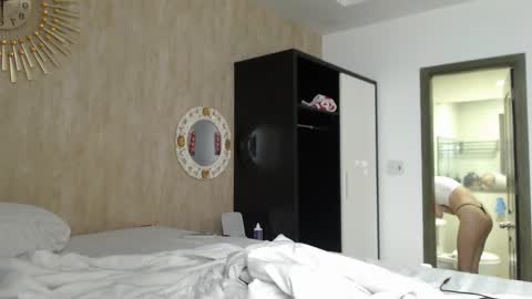 Snapshot of treezyny chatting on 12/05/24, 02:42 Sarah And Jon online show from 12/05/24, 02:42