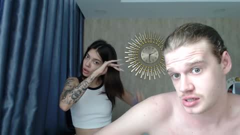 Snapshot of treezyny chatting on 12/21/24, 06:09 Sarah And Jon online show from 12/21/24, 06:09