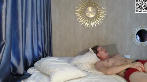 Snapshot of treezyny chatting on 02/12/25, 04:33 Sarah And Jon online show from 02/12/25, 04:33